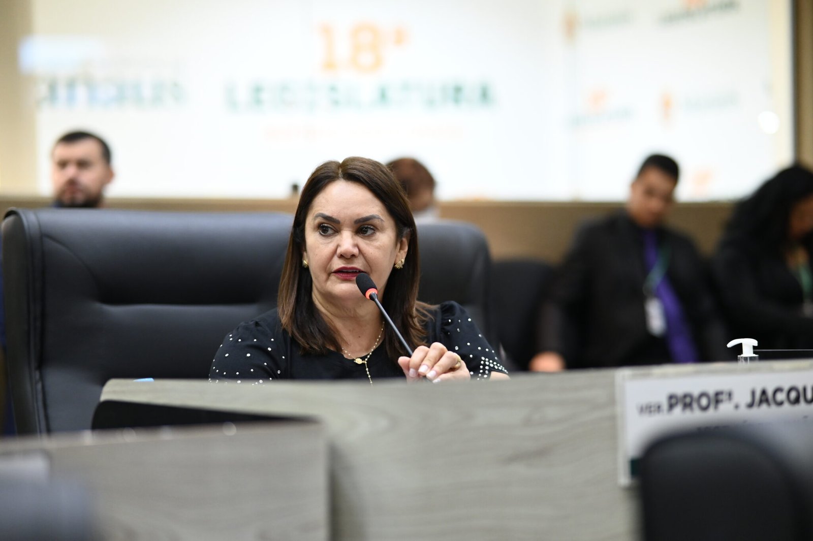 Professora Jacqueline deixa CMM e assume cargo de deputada estadual