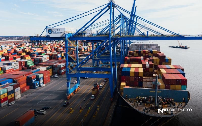 Balança comercial tem superávit de US$ 6,964 bilhões em outubro - Foto: Canva Balança comercial tem o segundo maior superávit para meses de outubro