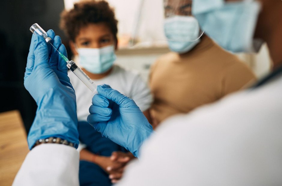 O médico destaca a importância de compreender o papel das vacinas - Foto: Freepik Especialista destaca a imunização na prevenção das doenças respiratórias