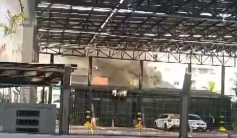 Incêndio atinge restaurante no Parque 10, em Manaus