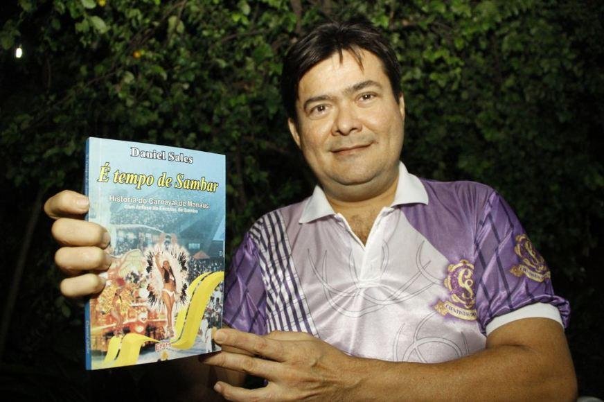 Morre Daniel Salles, pesquisador que virou referência do samba manauara