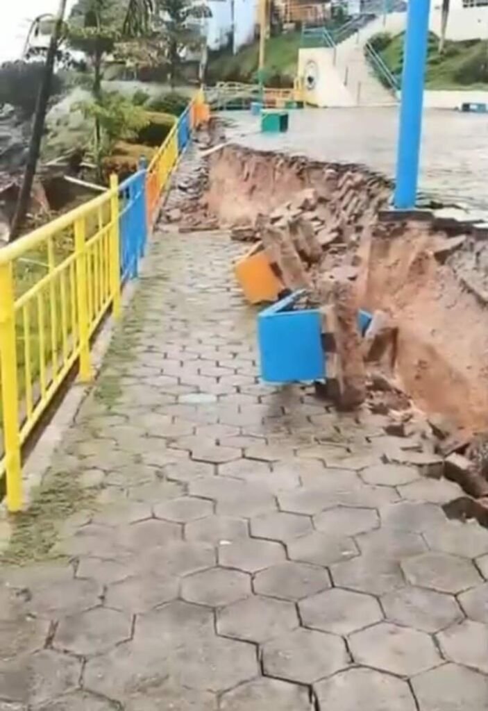 Desmoronamento destrói trecho da orla de Itacoatiara, no Amazonas; não há feridos