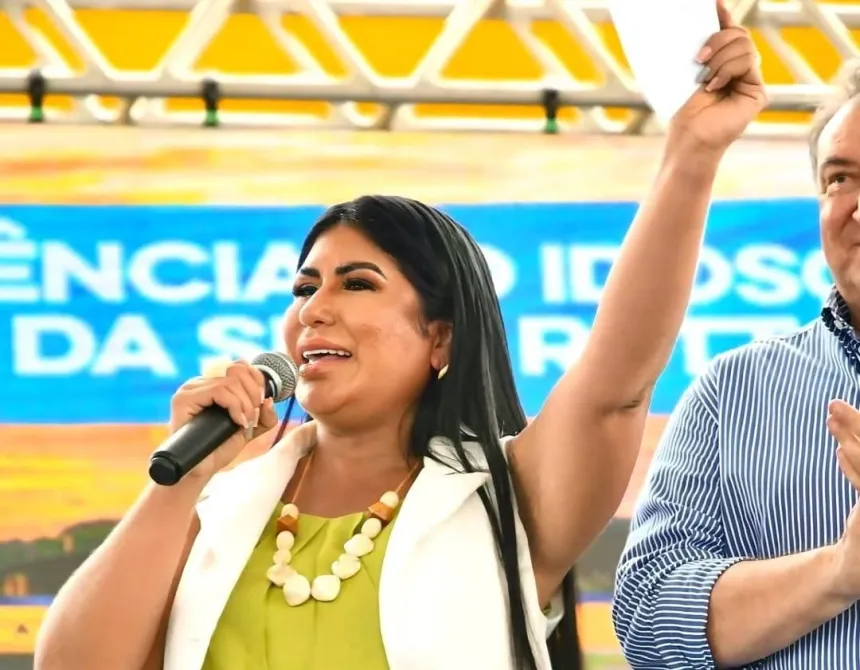 Primeira-dama Kelly Barbosa se destaca na área social e fortalece protagonismo feminino em Tefé Primeira-dama de Tefé, Kelly Barbosa, lança Banco do Povo e se torna Embaixadora do Empodera Mulher 2025