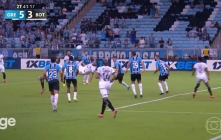 Grêmio vira sobre o Botafogo em jogo de oito gols com show de Carlos Vinícius