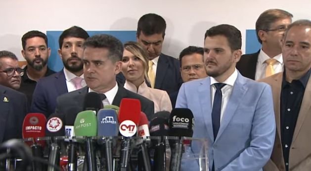 David Almeida renuncia ao cargo de prefeito de Manaus para disputar o Governo do Amazonas