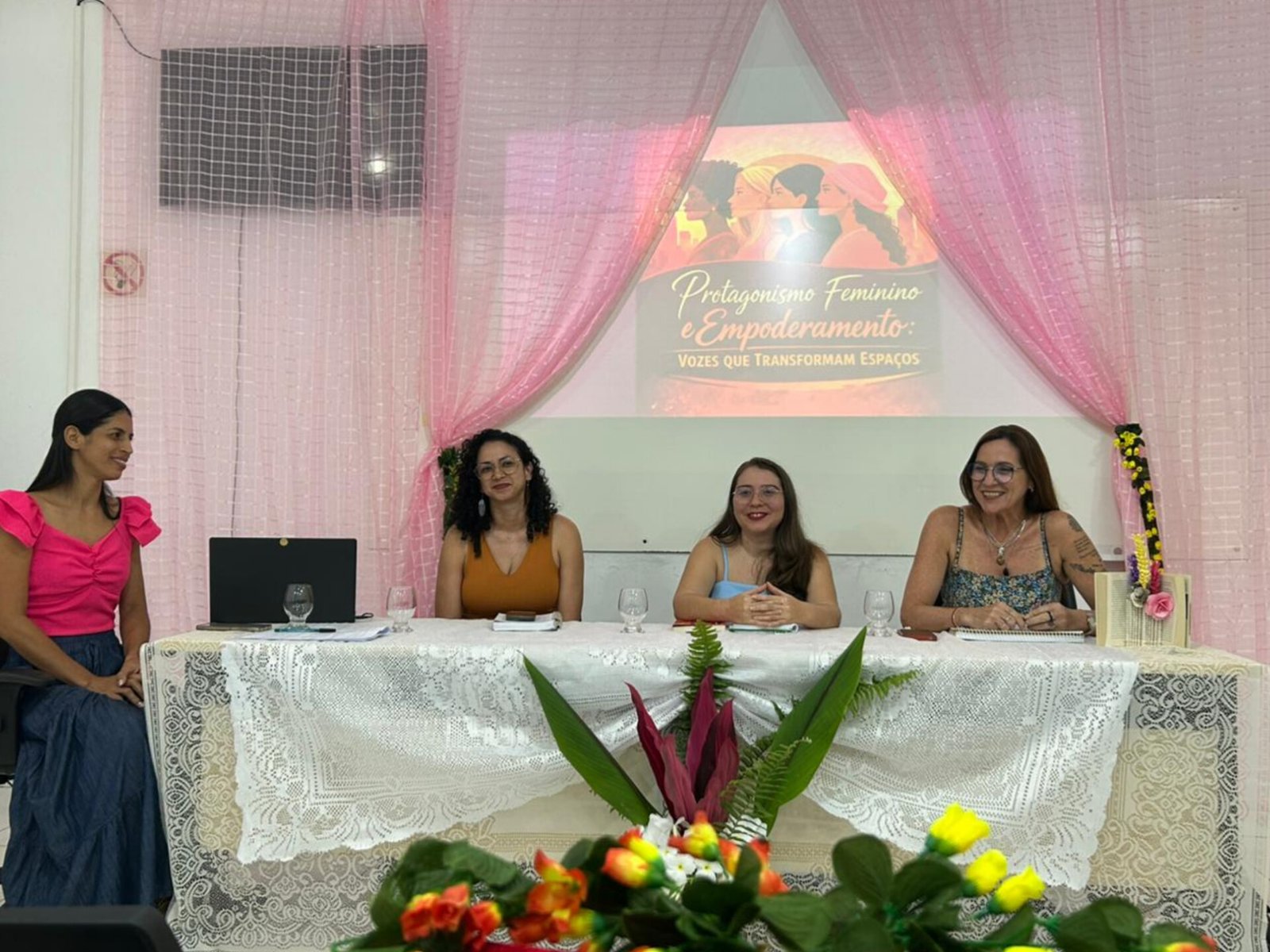 Quando as mulheres ocupam a palavra: feminismo, protagonismo e transformação na universidade