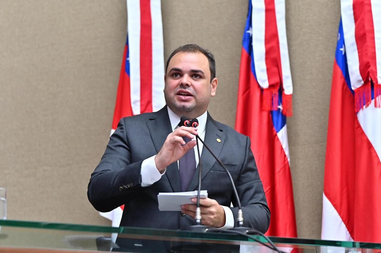 Governador interino do Amazonas — Foto: Herick Pereira Roberto Cidade abre mão de salário de governador do Amazonas e mantém remuneração como deputado