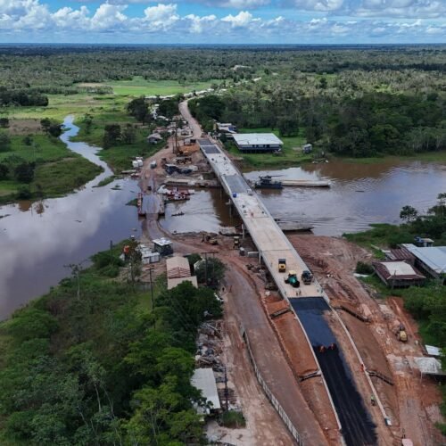 Após desabamento em 2022, nova ponte sobre o rio Autaz Mirim será liberada para tráfego na BR-319, diz Dnit