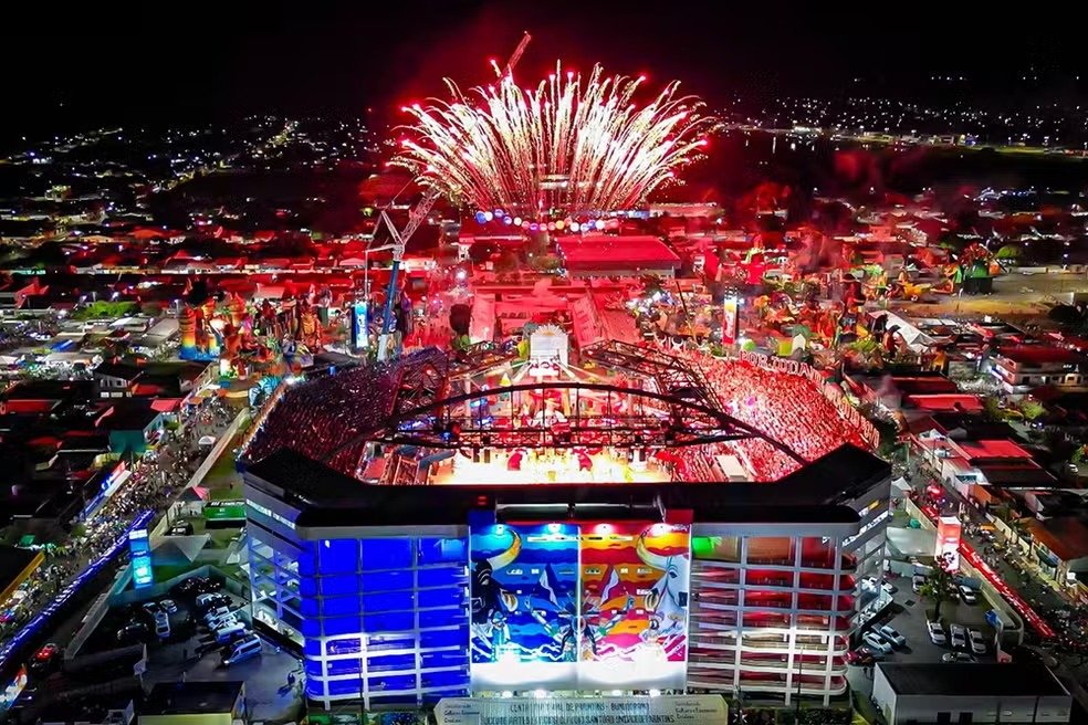Festival de Parintins 2026 começa nesta sexta com três noites de disputa entre Caprichoso e Garantido