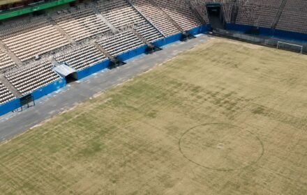 Arena da Amazônia fica sem jogos por causa do gramado, e manutenção vira desafio 12 anos após a Copa