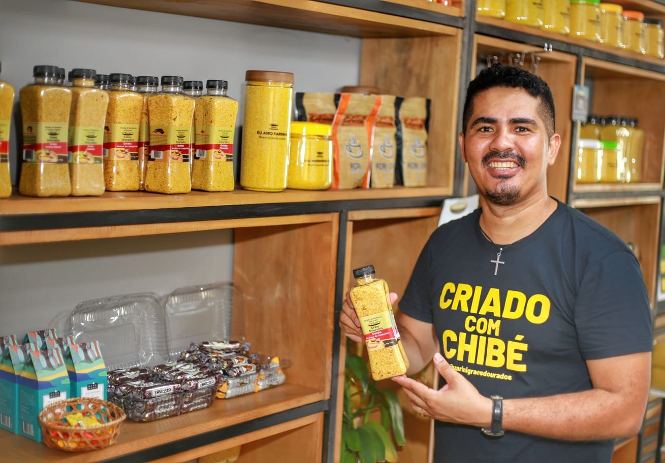 Empreendedor transforma um saco de farinha em um negócio de sucesso em Manaus