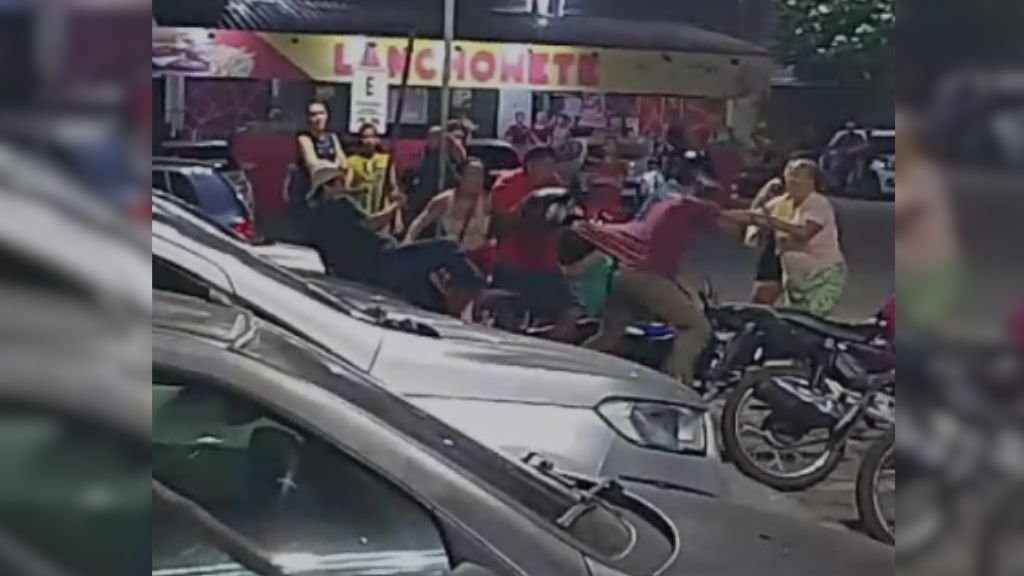 Briga generalizada no estacionamento do Platão Araújo termina com tumulto e agressões