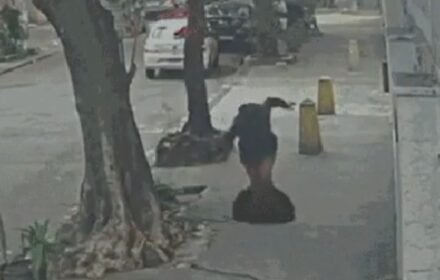 Mulher cai em bueiro após tampa ser deixada solta no RJ