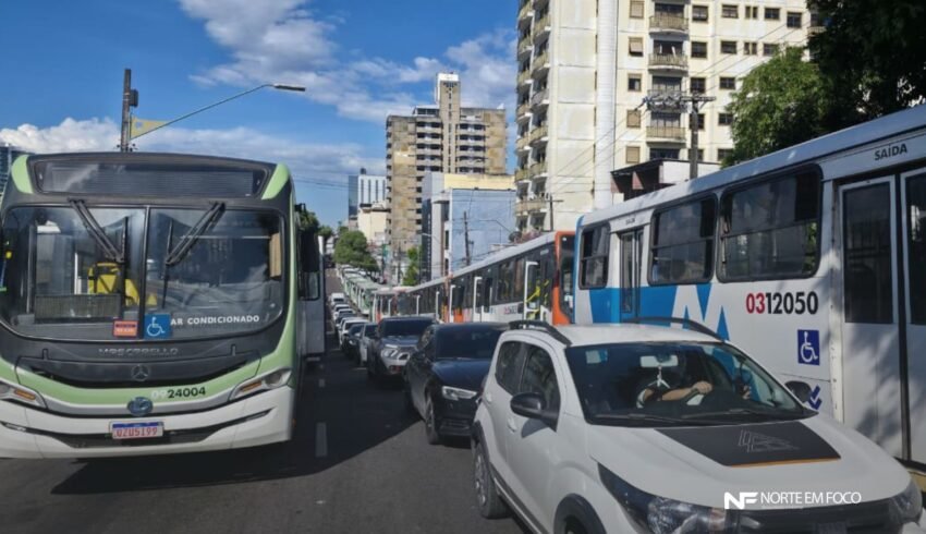 TRT-11 determina pagamento, mas prazo não é cumprido; rodoviários param e população fica sem ônibus em Manaus