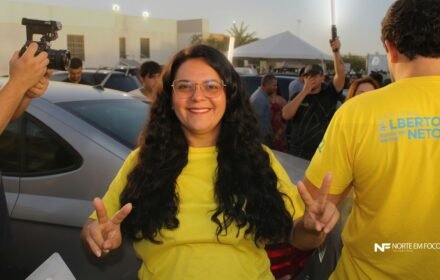 Andréa Abrantes inicia campanha em Manaus com grande adesivaço
