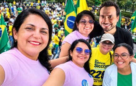 Andréa Abrantes participa de Motocarreata da Independência e reforça compromisso com a educação