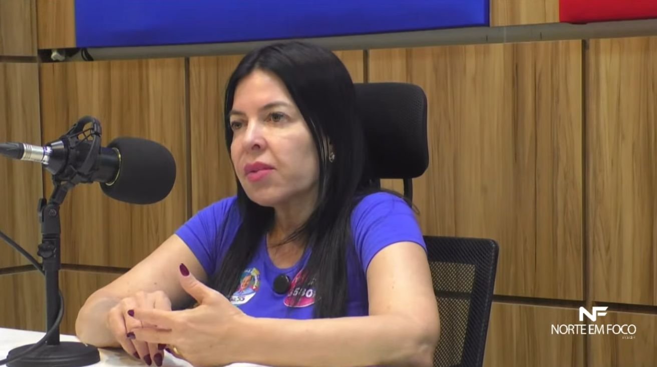 Delegada Débora Mafra apresenta propostas para mulheres, educação e segurança durante entrevista no Conexão Política
