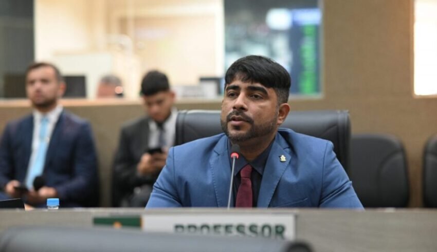 Vereador de Manaus vira réu em ação que apura suposta ‘rachadinha’