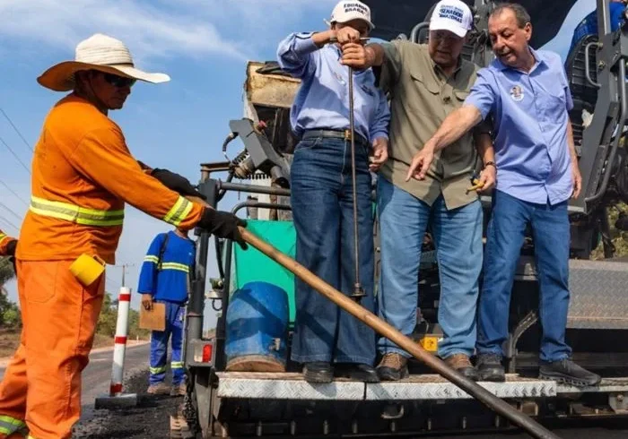 BR-319 tem seis frentes de obras; Omar fiscalizou a estrada de Manaus a Humaitá