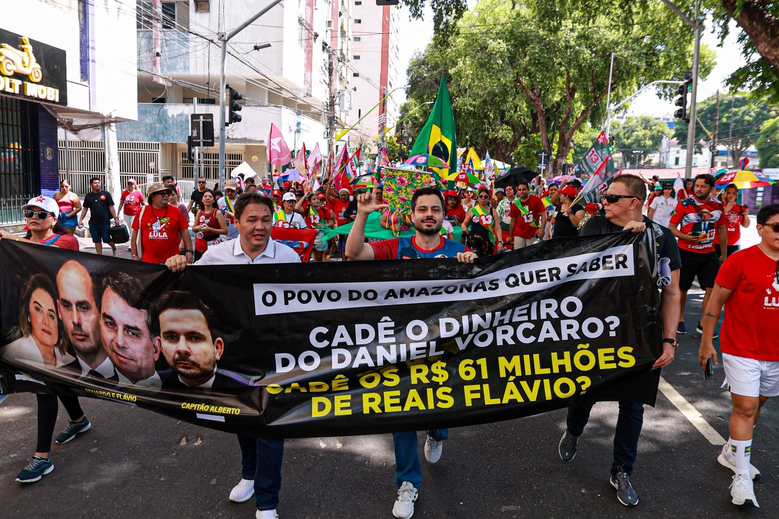 Delegado Tayah mobiliza grande ato pró-Lula no centro de Manaus