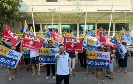 No aniversário do SUS, Delegado Tayah promove ato político em frente ao HUGV, em Manaus