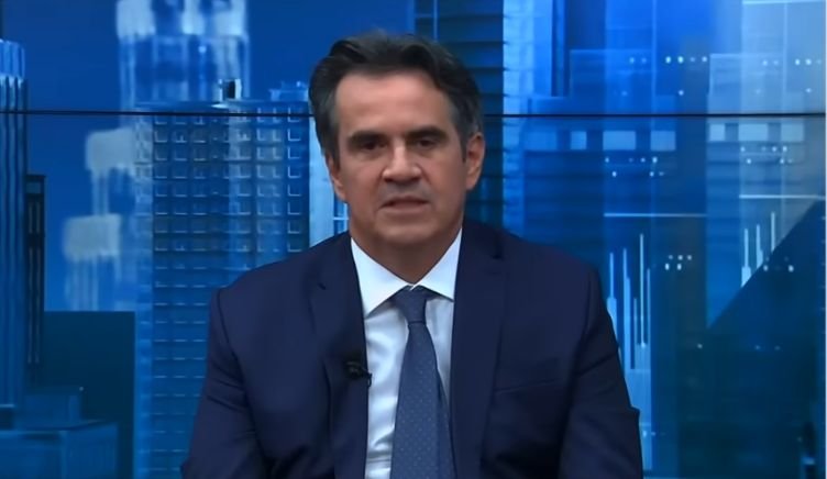 PF encontra manuscrito com nomes de deputados e valores em churrasqueira de Ciro Nogueira