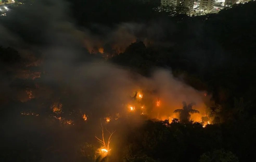 Foto: Chico Batata/Divulgação Manaus, setembro e a fumaça que ficou
