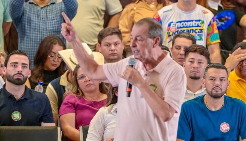 Omar Aziz questiona falta de avião contra incêndios apesar de emenda de R$ 15 milhões para compra