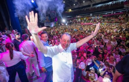Omar Aziz tem 61% dos votos válidos contra 39% de Maria do Carmo, aponta pesquisa da Pontual
