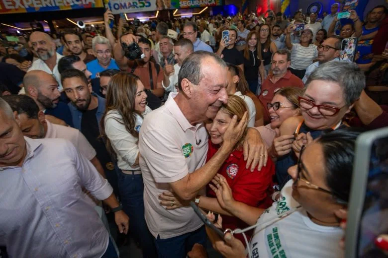 Omar Aziz apresenta propostas para mães atípicas, proteção às mulheres e expansão da saúde no Amazonas